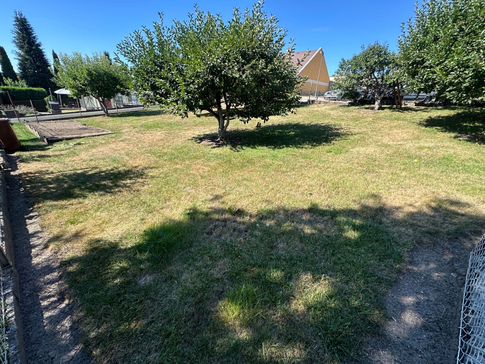 Prodej pozemku 404 m², Dvůr Králové nad Labem, Královéhradecký kraj Prodej pozemku 404 m², Dvůr Králové nad Labem, Královéhradecký kraj