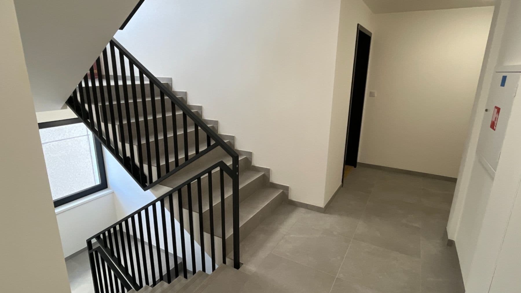 Pronájem bytu 1+kk 40 m², Kardašovská, Praha, Praha Pronájem bytu 1+kk 40 m², Kardašovská, Praha, Praha