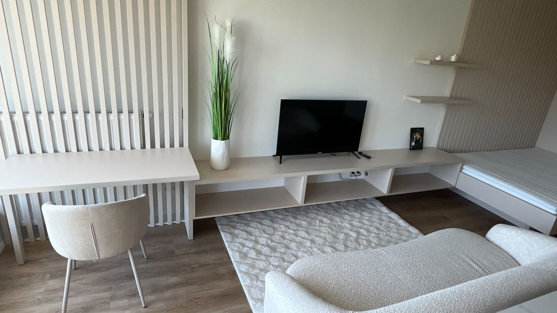 Pronájem bytu 1+kk 40 m², Kardašovská, Praha, Praha Pronájem bytu 1+kk 40 m², Kardašovská, Praha, Praha
