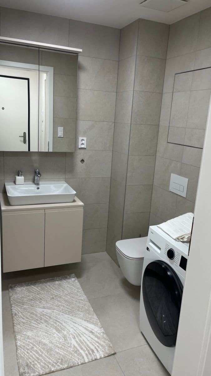 Pronájem bytu 1+kk 40 m², Kardašovská, Praha, Praha Pronájem bytu 1+kk 40 m², Kardašovská, Praha, Praha