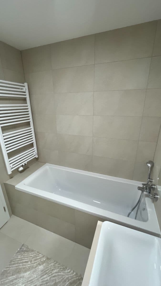 Pronájem bytu 1+kk 40 m², Kardašovská, Praha, Praha Pronájem bytu 1+kk 40 m², Kardašovská, Praha, Praha