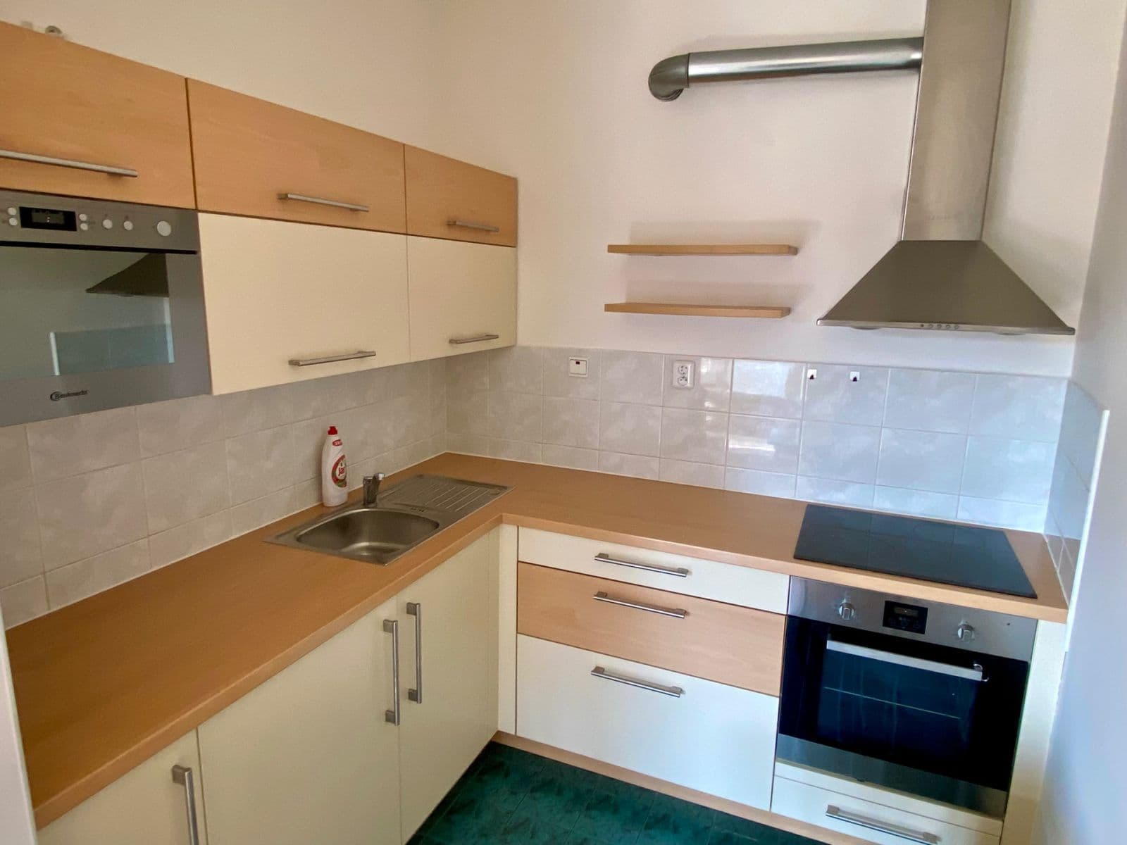 Pronájem bytu 1+kk 35 m², U Kříže, Praha, Praha Pronájem bytu 1+kk 35 m², U Kříže, Praha, Praha