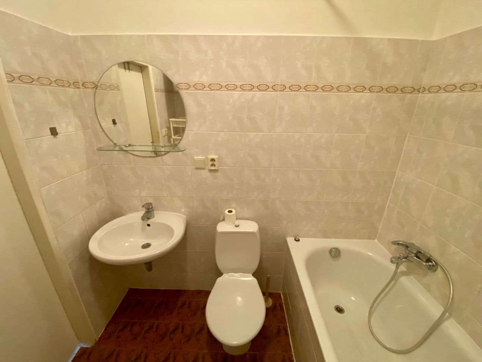 Pronájem bytu 1+kk 35 m², U Kříže, Praha, Praha Pronájem bytu 1+kk 35 m², U Kříže, Praha, Praha