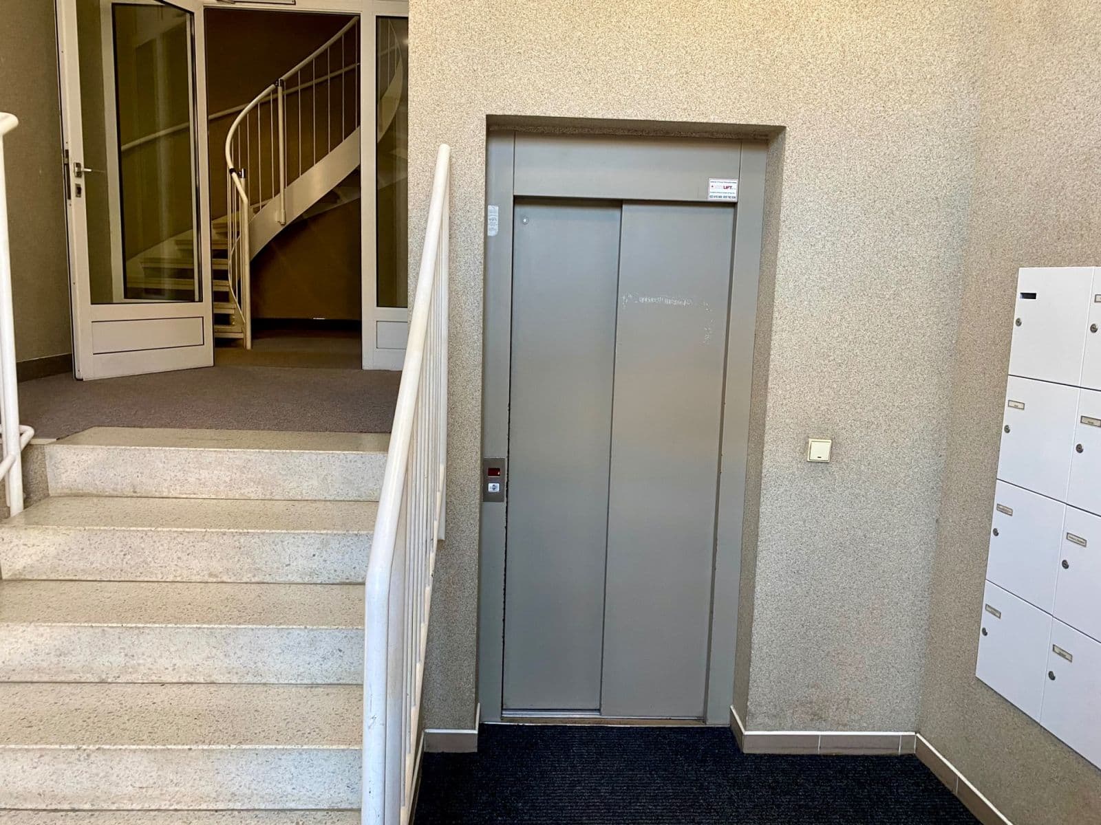 Pronájem bytu 1+kk 35 m², U Kříže, Praha, Praha Pronájem bytu 1+kk 35 m², U Kříže, Praha, Praha