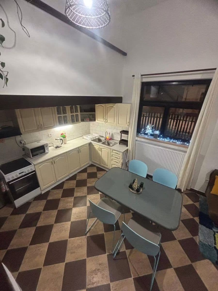 Pronájem bytu 3+1 100 m², V. Slukova, Veselí nad Lužnicí, Jihočeský kraj Pronájem bytu 3+1 100 m², V. Slukova, Veselí nad Lužnicí, Jihočeský kraj