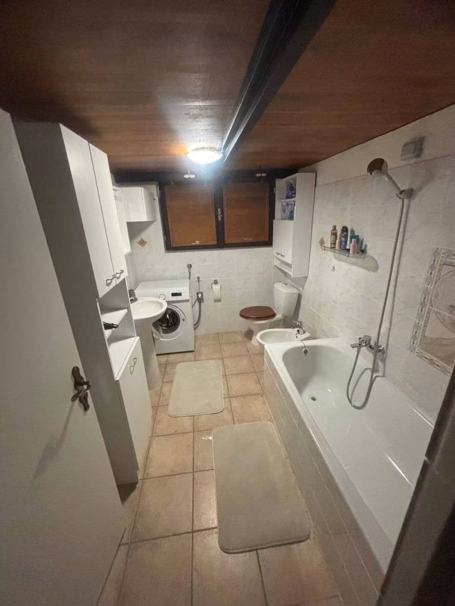 Pronájem bytu 3+1 100 m², V. Slukova, Veselí nad Lužnicí, Jihočeský kraj Pronájem bytu 3+1 100 m², V. Slukova, Veselí nad Lužnicí, Jihočeský kraj
