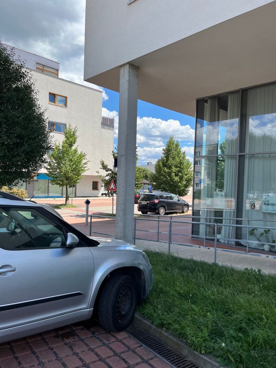 Pronájem bytu 2+kk 46 m², Ke Škole, Mníšek pod Brdy, Středočeský kraj Pronájem bytu 2+kk 46 m², Ke Škole, Mníšek pod Brdy, Středočeský kraj