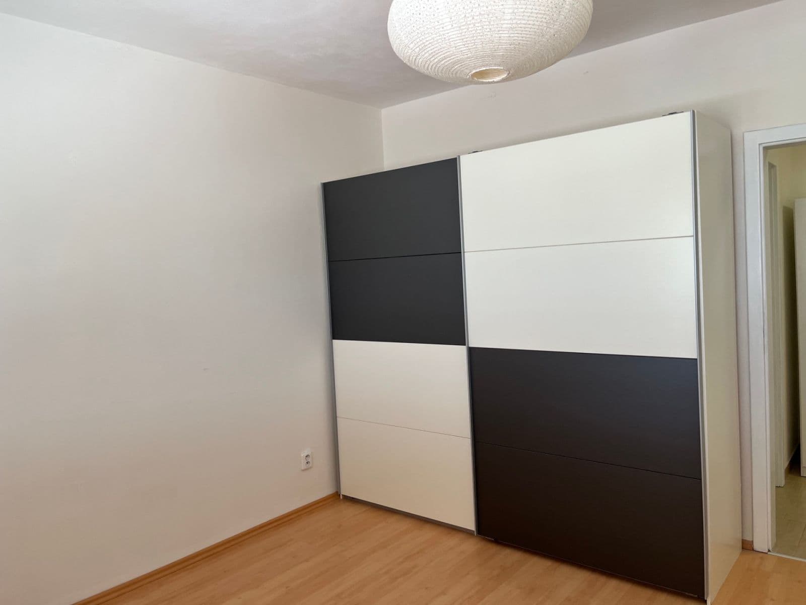 Pronájem bytu 2+kk 46 m², Ke Škole, Mníšek pod Brdy, Středočeský kraj Pronájem bytu 2+kk 46 m², Ke Škole, Mníšek pod Brdy, Středočeský kraj