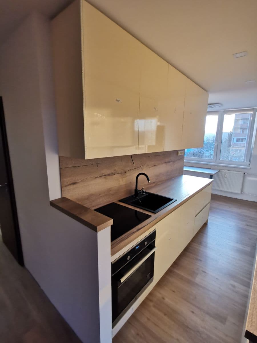 Prodej bytu 3+1 75 m², Svobodova, Otrokovice, Zlínský kraj Prodej bytu 3+1 75 m², Svobodova, Otrokovice, Zlínský kraj