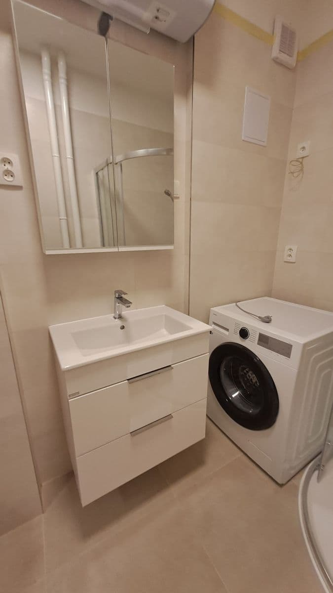 Pronájem bytu 1+kk 32 m², Bohuslava Martinů, Brno, Jihomoravský kraj Pronájem bytu 1+kk 32 m², Bohuslava Martinů, Brno, Jihomoravský kraj