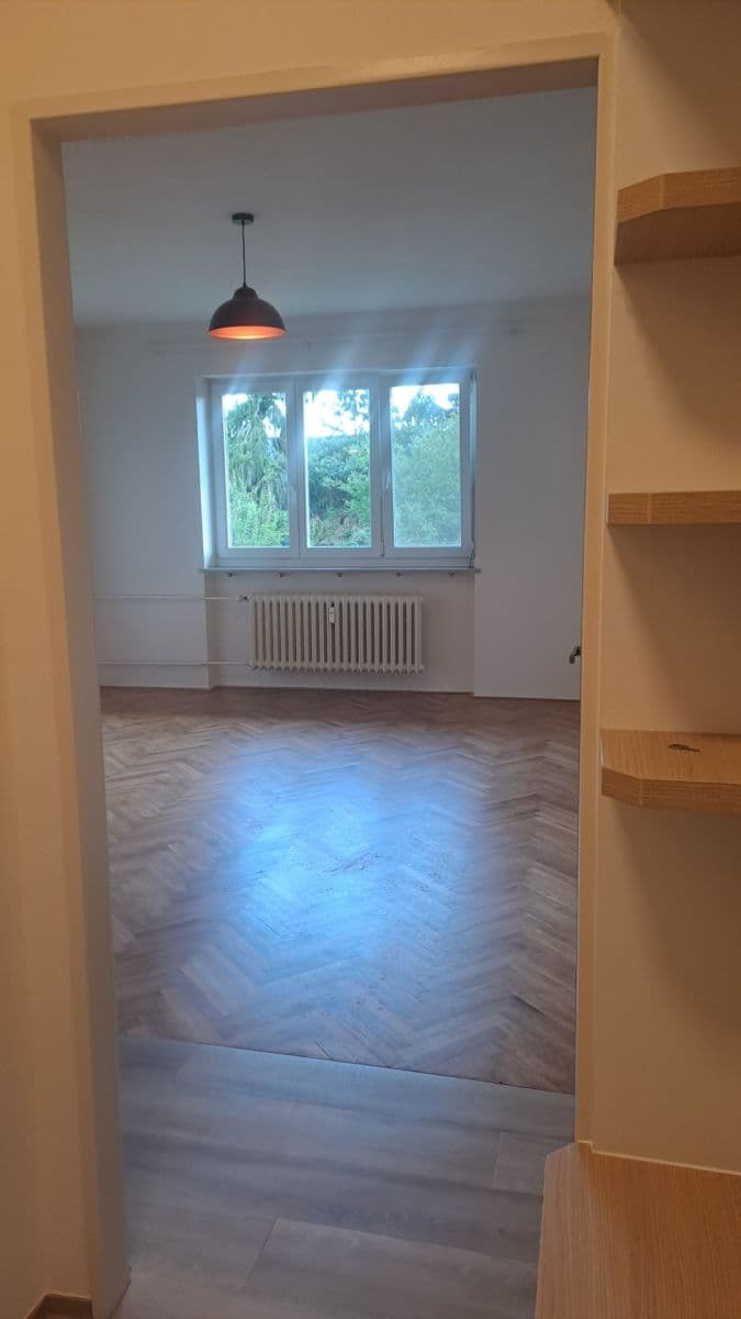 Pronájem bytu 1+kk 32 m², Bohuslava Martinů, Brno, Jihomoravský kraj Pronájem bytu 1+kk 32 m², Bohuslava Martinů, Brno, Jihomoravský kraj