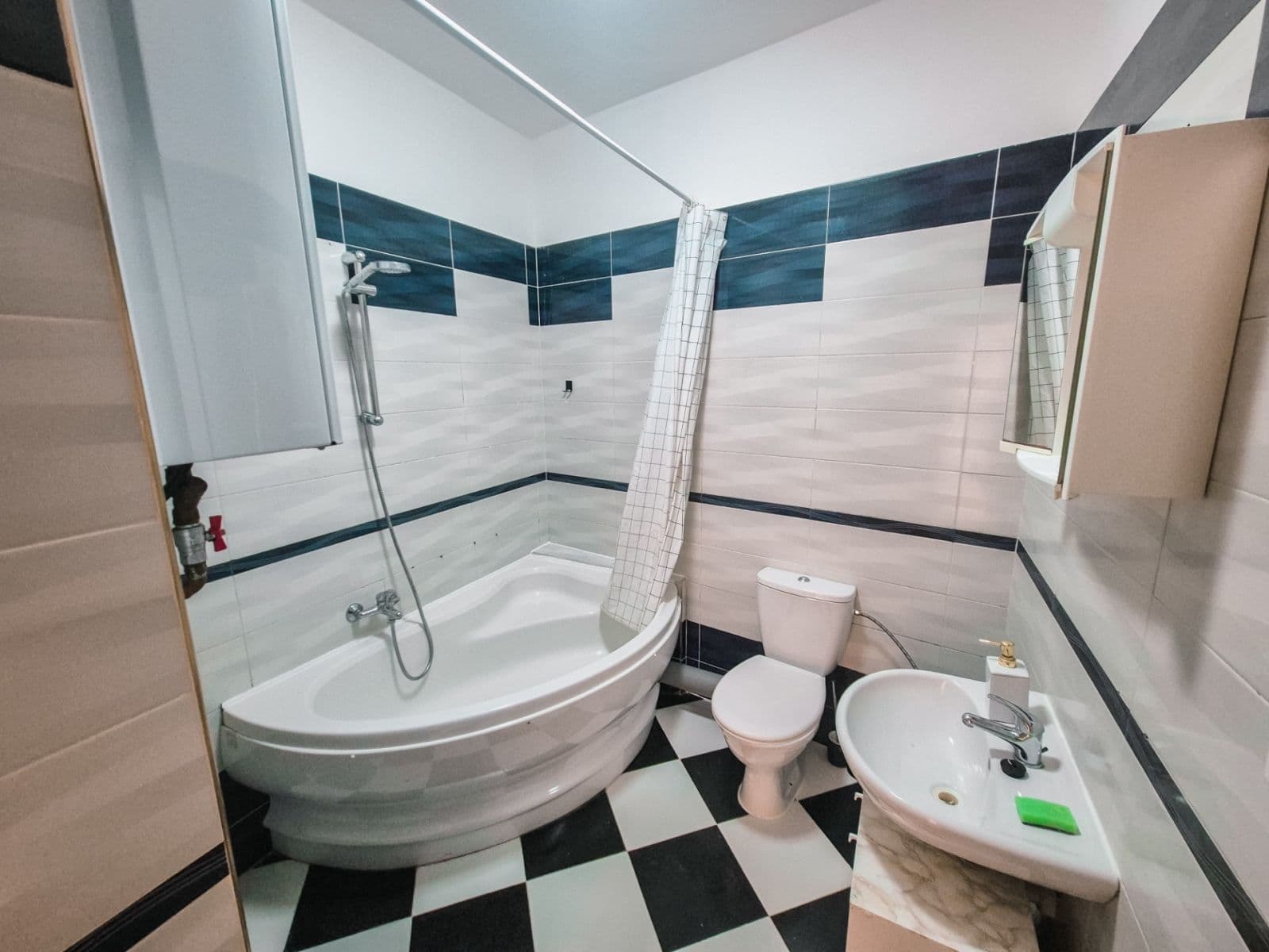 Pronájem bytu 3+1 75 m², Francouzská, Praha, Praha Pronájem bytu 3+1 75 m², Francouzská, Praha, Praha