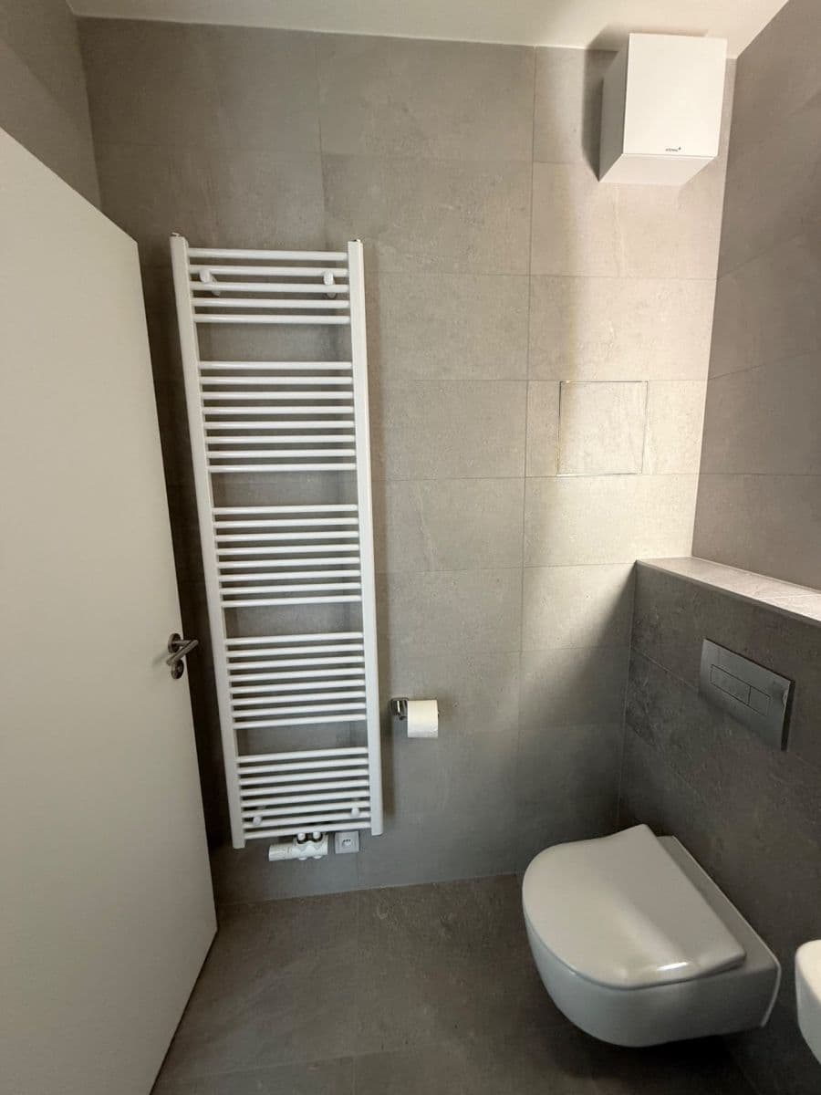 Pronájem bytu 1+kk 32 m², Divíškové, Praha, Praha Pronájem bytu 1+kk 32 m², Divíškové, Praha, Praha