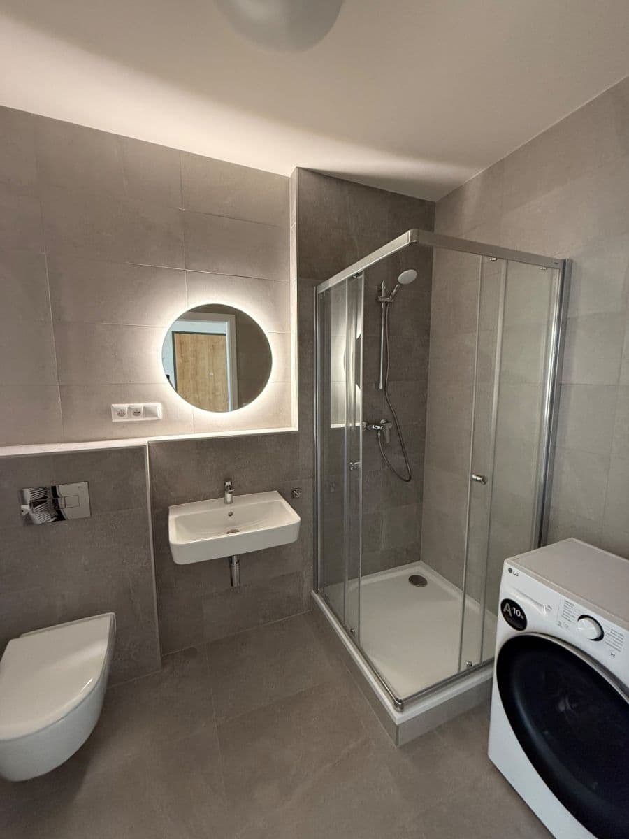 Pronájem bytu 1+kk 32 m², Divíškové, Praha, Praha Pronájem bytu 1+kk 32 m², Divíškové, Praha, Praha
