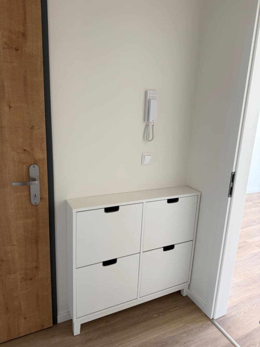 Pronájem bytu 1+kk 32 m², Divíškové, Praha, Praha Pronájem bytu 1+kk 32 m², Divíškové, Praha, Praha