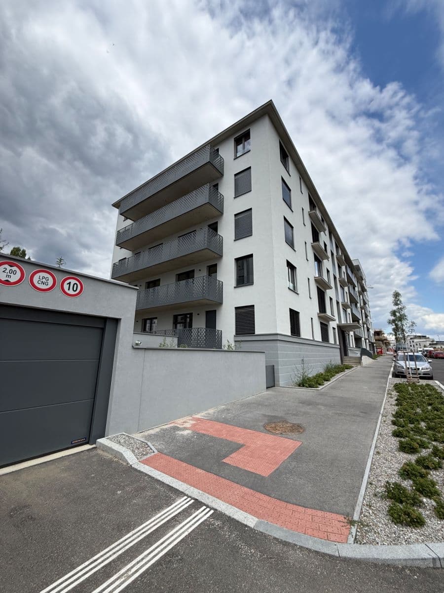 Pronájem bytu 1+kk 32 m², Divíškové, Praha, Praha Pronájem bytu 1+kk 32 m², Divíškové, Praha, Praha