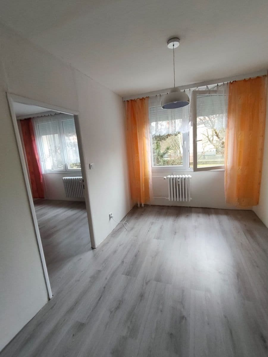 Prodej bytu 3+1 67 m², Dr. E. Beneše, Neratovice, Středočeský kraj Prodej bytu 3+1 67 m², Dr. E. Beneše, Neratovice, Středočeský kraj