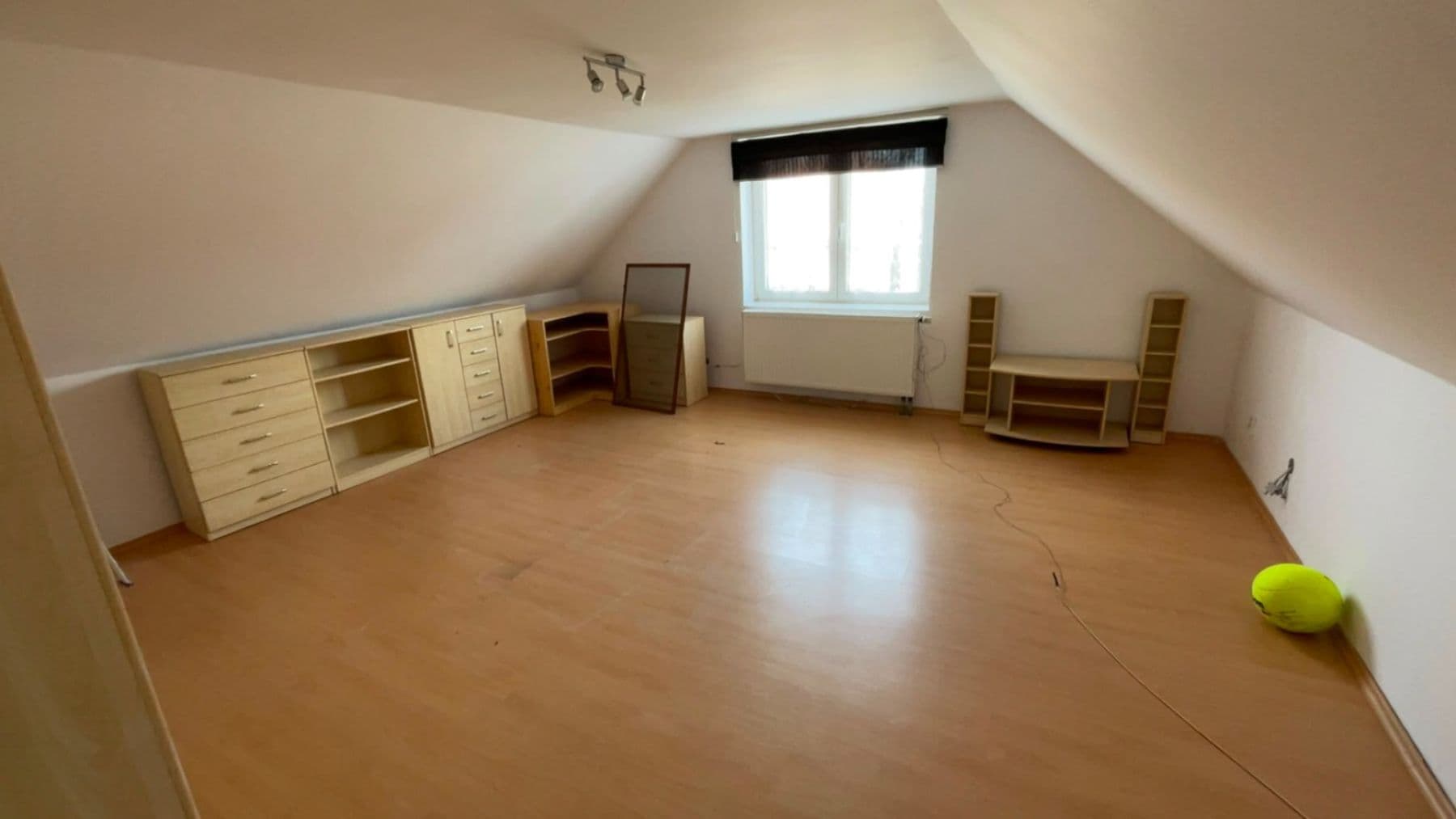 Prodej domu 172 m², pozemek 1.100 m², Úmyslovice, Středočeský kraj Prodej domu 172 m², pozemek 1.100 m², Úmyslovice, Středočeský kraj