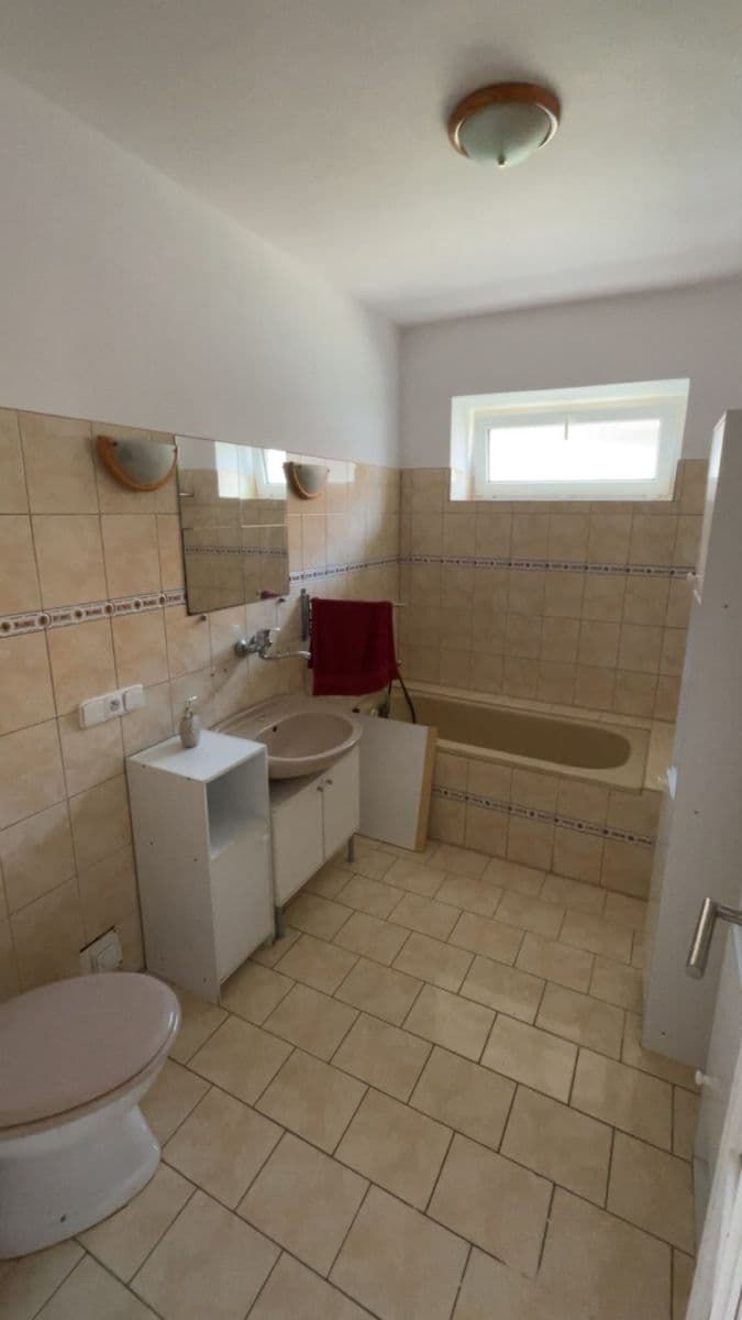 Prodej domu 172 m², pozemek 1.100 m², Úmyslovice, Středočeský kraj Prodej domu 172 m², pozemek 1.100 m², Úmyslovice, Středočeský kraj