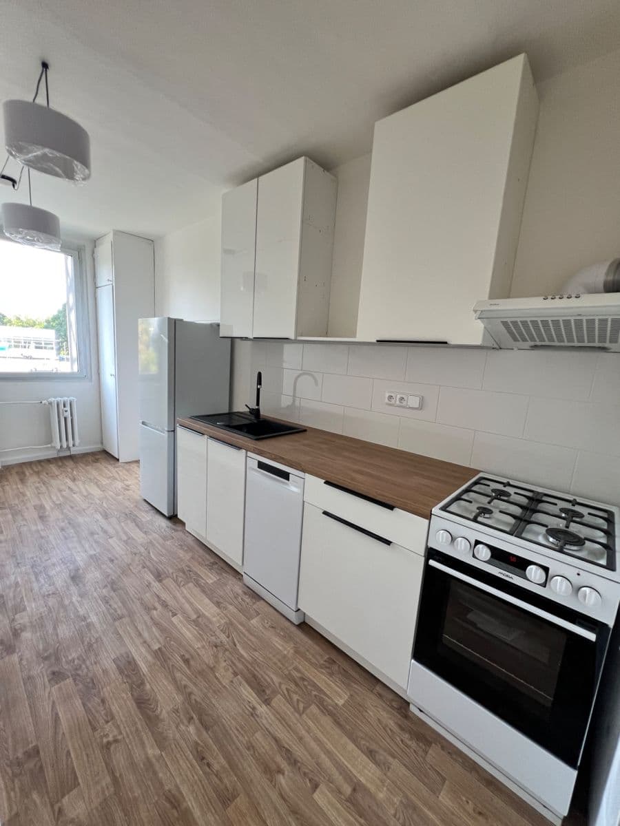 Pronájem bytu 3+1 61 m², Lužná, Praha, Praha Pronájem bytu 3+1 61 m², Lužná, Praha, Praha