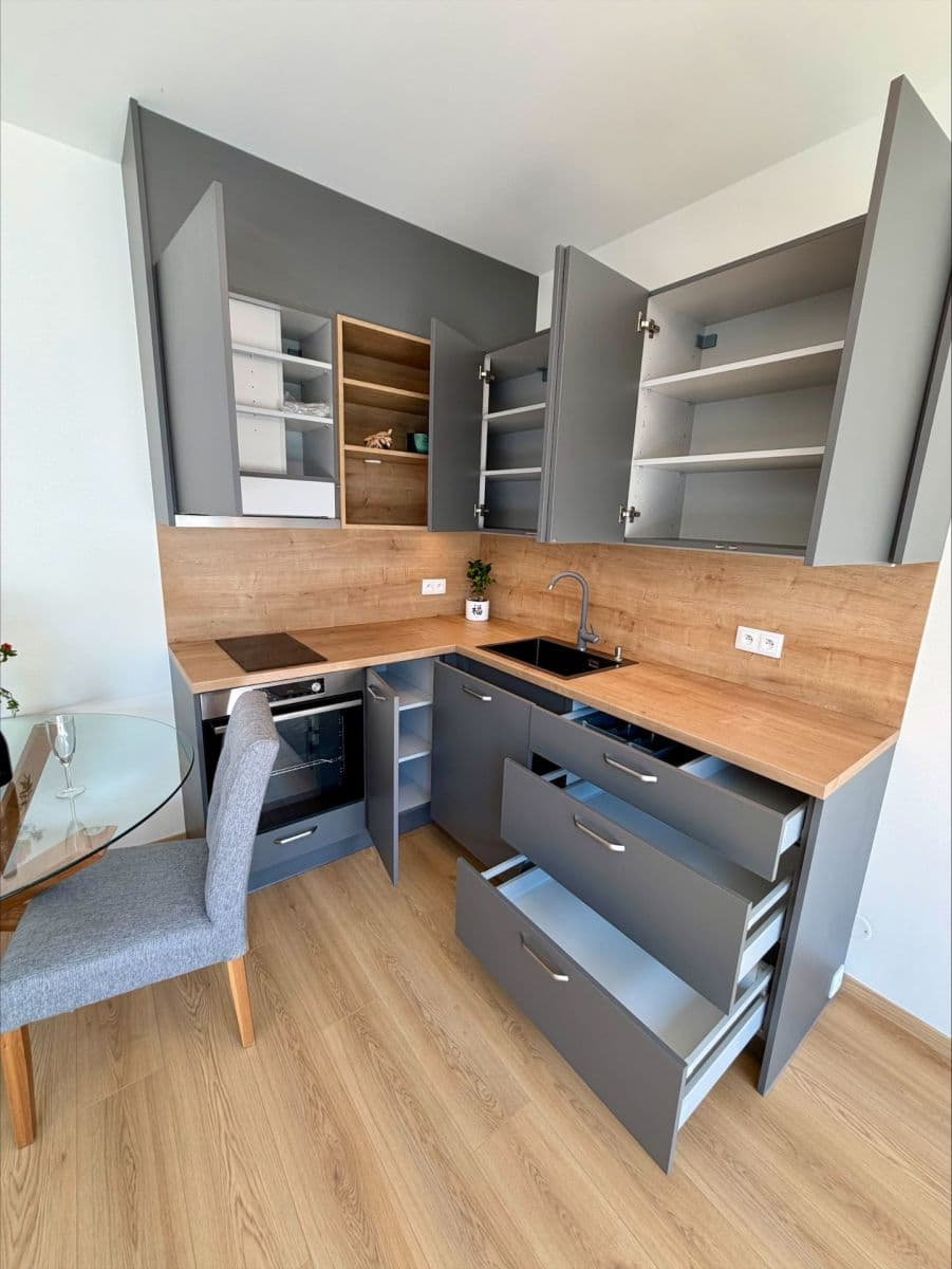 Pronájem bytu 1+kk 35 m², Mecháčková, Praha, Praha Pronájem bytu 1+kk 35 m², Mecháčková, Praha, Praha