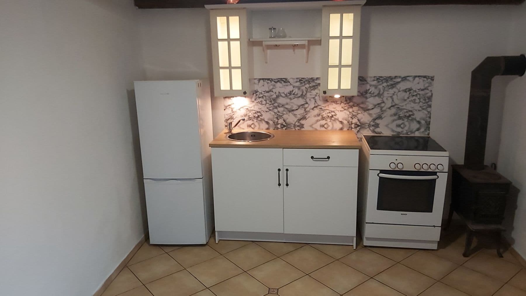 Pronájem domu 45 m², pozemek 100 m², Pikovická, Davle, Středočeský kraj Pronájem domu 45 m², pozemek 100 m², Pikovická, Davle, Středočeský kraj