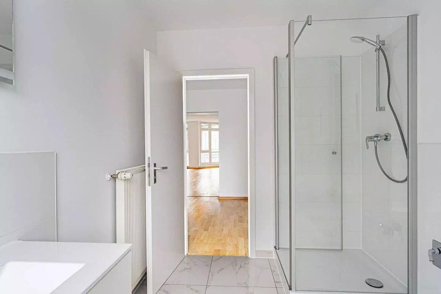 Pronájem bytu 3+1 140 m², Alfred-Kowalke-Strasse 14, Berlin, Berlín Pronájem bytu 3+1 140 m², Alfred-Kowalke-Strasse 14, Berlin, Berlín