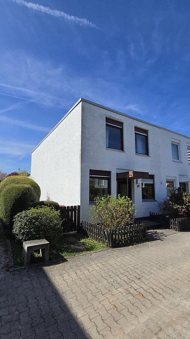 Prodej domu 96 m², pozemek 159 m², Carl-Schurz-Straße 111, Pforzheim, Bádensko-Württembersko Prodej domu 96 m², pozemek 159 m², Carl-Schurz-Straße 111, Pforzheim, Bádensko-Württembersko