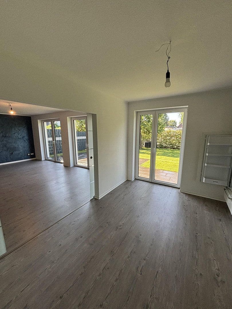 Prodej domu 140 m², pozemek 600 m², Langwedel, Dolní Sasko Prodej domu 140 m², pozemek 600 m², Langwedel, Dolní Sasko