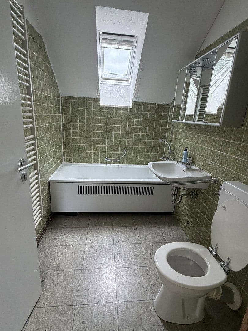Prodej domu 130 m², pozemek 575 m², Brockenstraße 13, Solingen, Severní Porýní-Vestfálsko Prodej domu 130 m², pozemek 575 m², Brockenstraße 13, Solingen, Severní Porýní-Vestfálsko