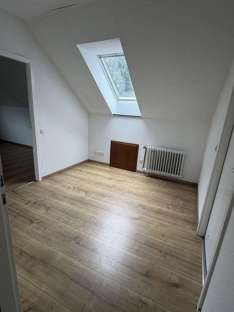 Prodej domu 130 m², pozemek 575 m², Brockenstraße 13, Solingen, Severní Porýní-Vestfálsko Prodej domu 130 m², pozemek 575 m², Brockenstraße 13, Solingen, Severní Porýní-Vestfálsko