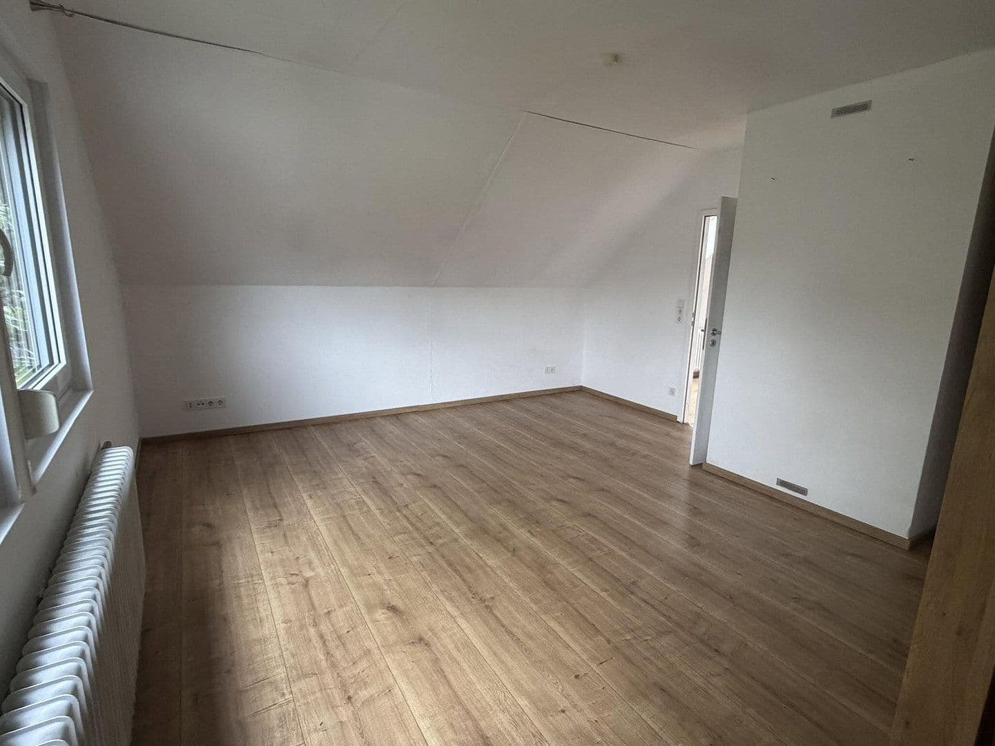 Prodej domu 130 m², pozemek 575 m², Brockenstraße 13, Solingen, Severní Porýní-Vestfálsko Prodej domu 130 m², pozemek 575 m², Brockenstraße 13, Solingen, Severní Porýní-Vestfálsko