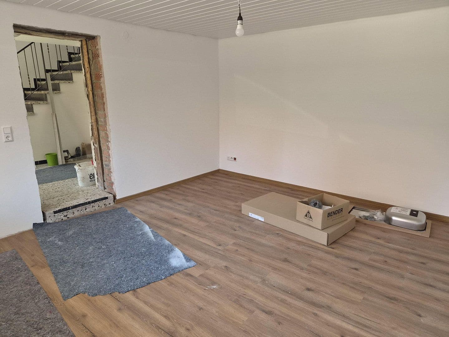 Pronájem domu 84 m², pozemek 300 m², Rottenburger Str. 12, Rottenburg am Neckar, Bádensko-Württembersko Pronájem domu 84 m², pozemek 300 m², Rottenburger Str. 12, Rottenburg am Neckar, Bádensko-Württembersko