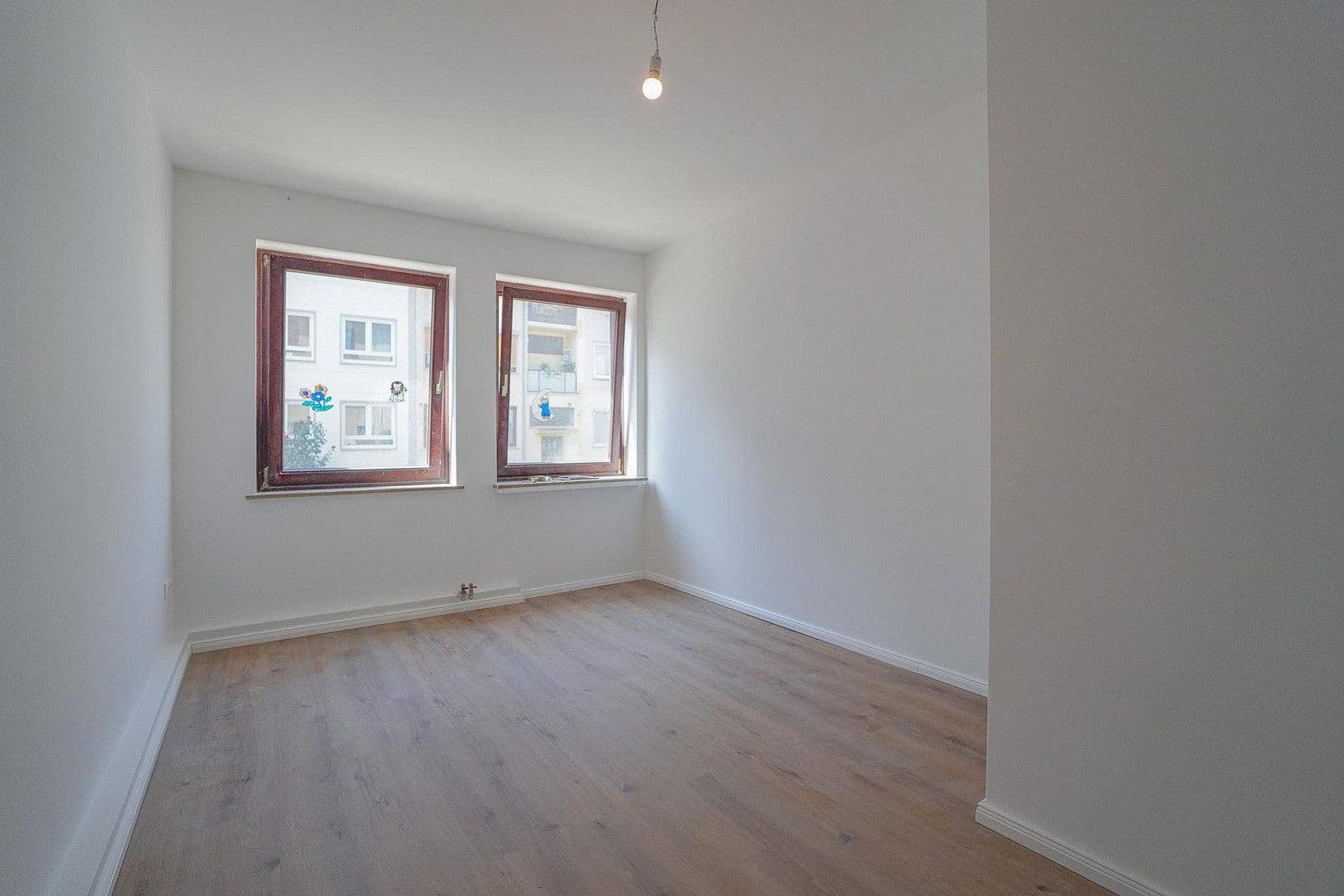 Prodej bytu 4+1 67 m², Bremen, Bremen Prodej bytu 4+1 67 m², Bremen, Bremen