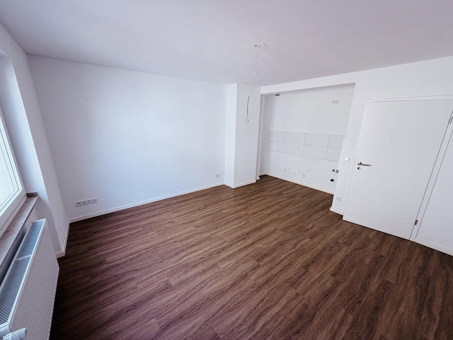 Pronájem bytu 1+1 24 m², Düsseldorf, Severní Porýní-Vestfálsko Pronájem bytu 1+1 24 m², Düsseldorf, Severní Porýní-Vestfálsko
