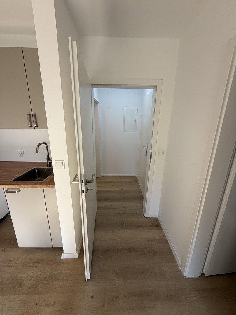Pronájem bytu 2+1 35 m², Düsseldorf, Severní Porýní-Vestfálsko Pronájem bytu 2+1 35 m², Düsseldorf, Severní Porýní-Vestfálsko