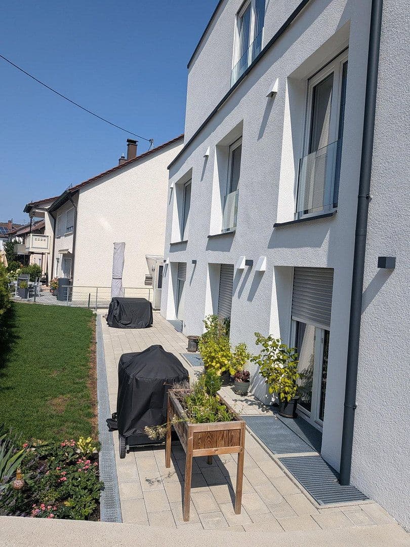 Pronájem bytu 3+1 108 m², Blaustein, Bádensko-Württembersko Pronájem bytu 3+1 108 m², Blaustein, Bádensko-Württembersko