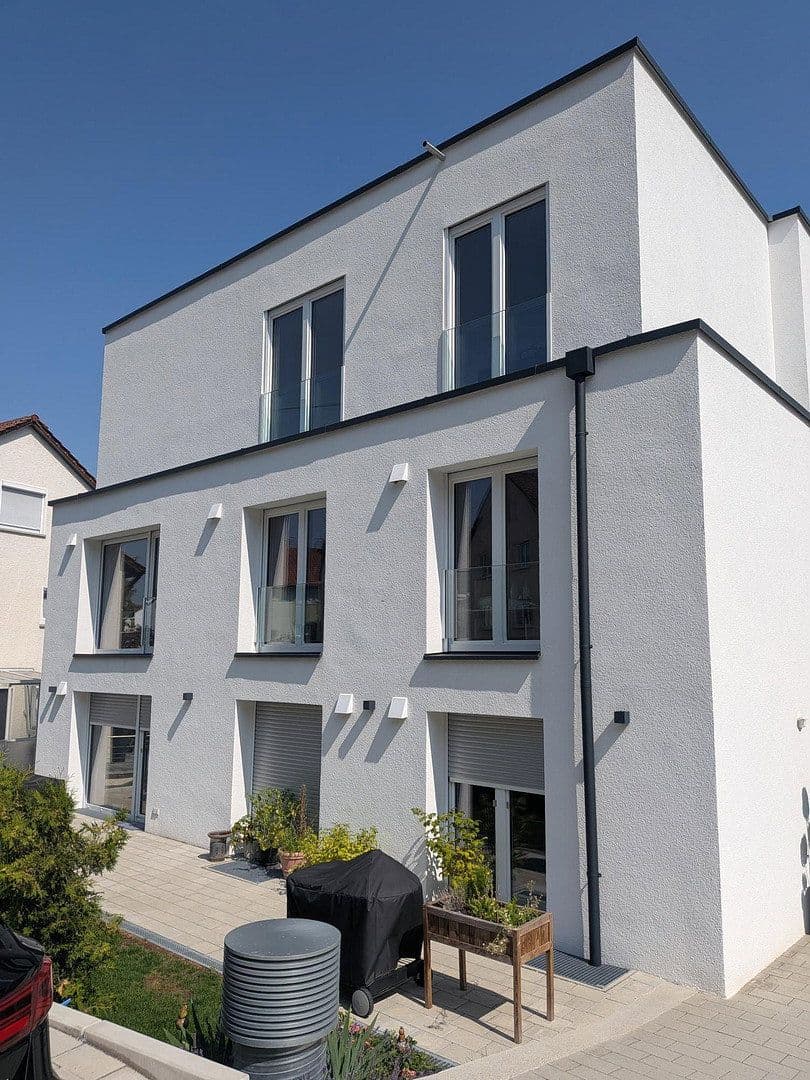 Pronájem bytu 3+1 108 m², Blaustein, Bádensko-Württembersko Pronájem bytu 3+1 108 m², Blaustein, Bádensko-Württembersko