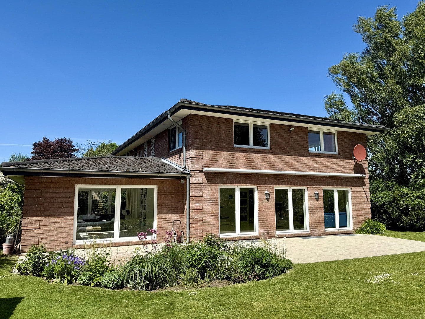 Prodej domu 285 m², pozemek 1.783 m², Wesseln, Šlesvicko-Holštýnsko Prodej domu 285 m², pozemek 1.783 m², Wesseln, Šlesvicko-Holštýnsko