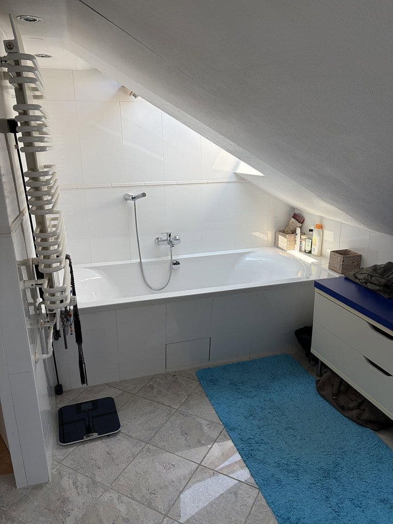 Prodej domu 120 m², pozemek 239 m², Parkstrasse 28, Kelkheim (Taunus), Hessen Prodej domu 120 m², pozemek 239 m², Parkstrasse 28, Kelkheim (Taunus), Hessen