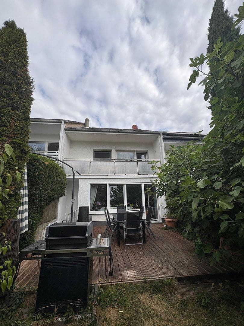 Prodej domu 120 m², pozemek 239 m², Parkstrasse 28, Kelkheim (Taunus), Hessen Prodej domu 120 m², pozemek 239 m², Parkstrasse 28, Kelkheim (Taunus), Hessen