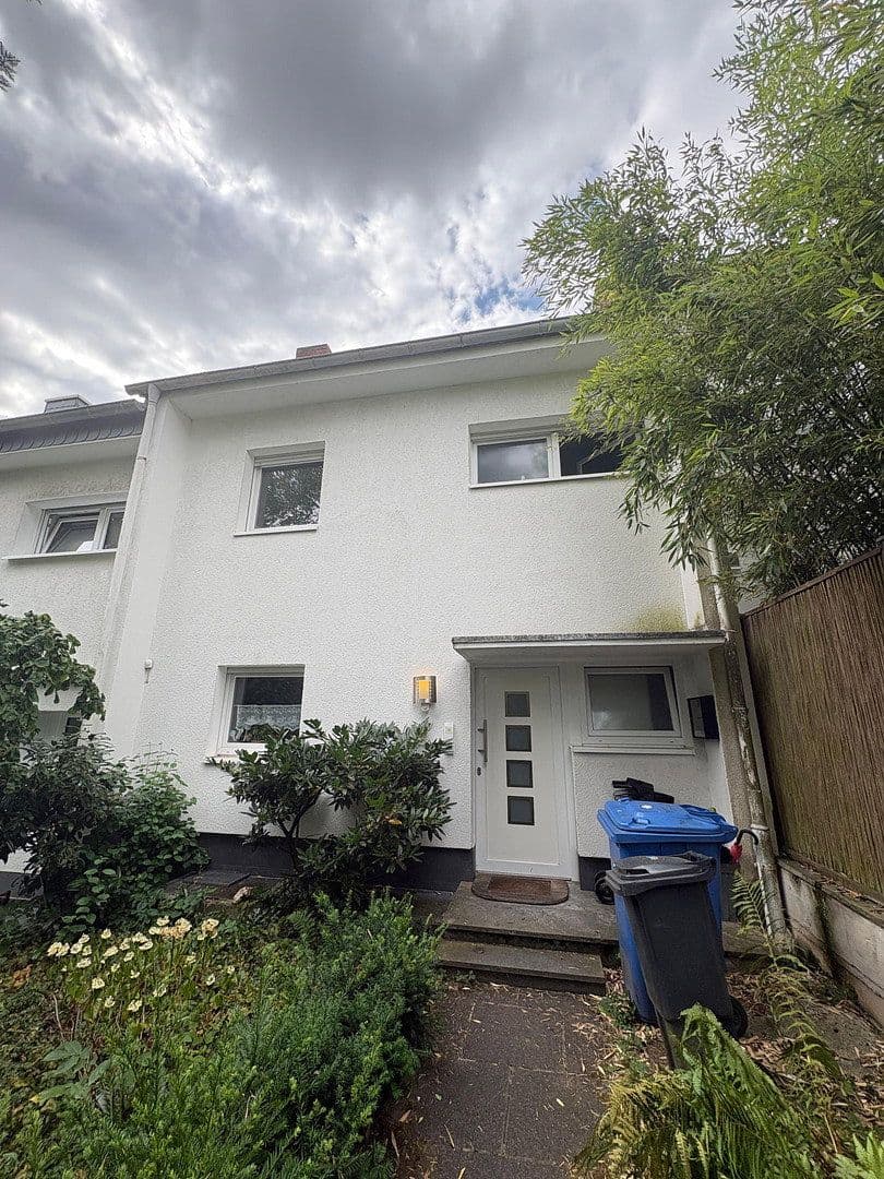 Prodej domu 120 m², pozemek 239 m², Parkstrasse 28, Kelkheim (Taunus), Hessen Prodej domu 120 m², pozemek 239 m², Parkstrasse 28, Kelkheim (Taunus), Hessen