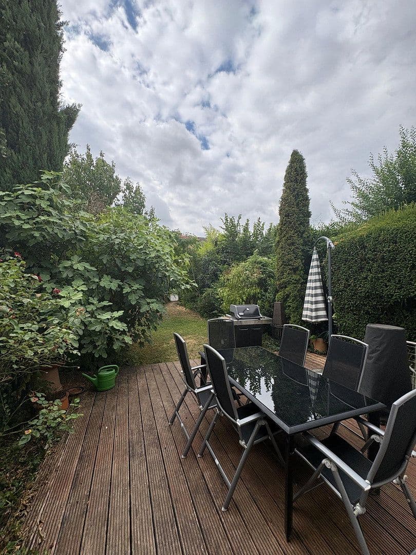 Prodej domu 120 m², pozemek 239 m², Parkstrasse 28, Kelkheim (Taunus), Hessen Prodej domu 120 m², pozemek 239 m², Parkstrasse 28, Kelkheim (Taunus), Hessen