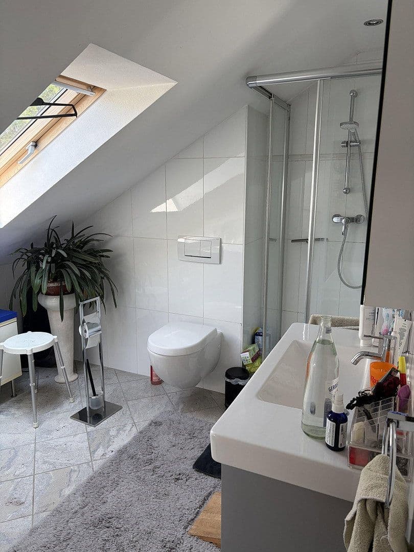 Prodej domu 120 m², pozemek 239 m², Parkstrasse 28, Kelkheim (Taunus), Hessen Prodej domu 120 m², pozemek 239 m², Parkstrasse 28, Kelkheim (Taunus), Hessen