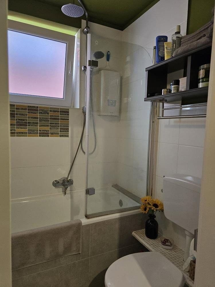 Pronájem bytu 3+1 89 m², Feldstrasse 13, Velbert, Severní Porýní-Vestfálsko Pronájem bytu 3+1 89 m², Feldstrasse 13, Velbert, Severní Porýní-Vestfálsko