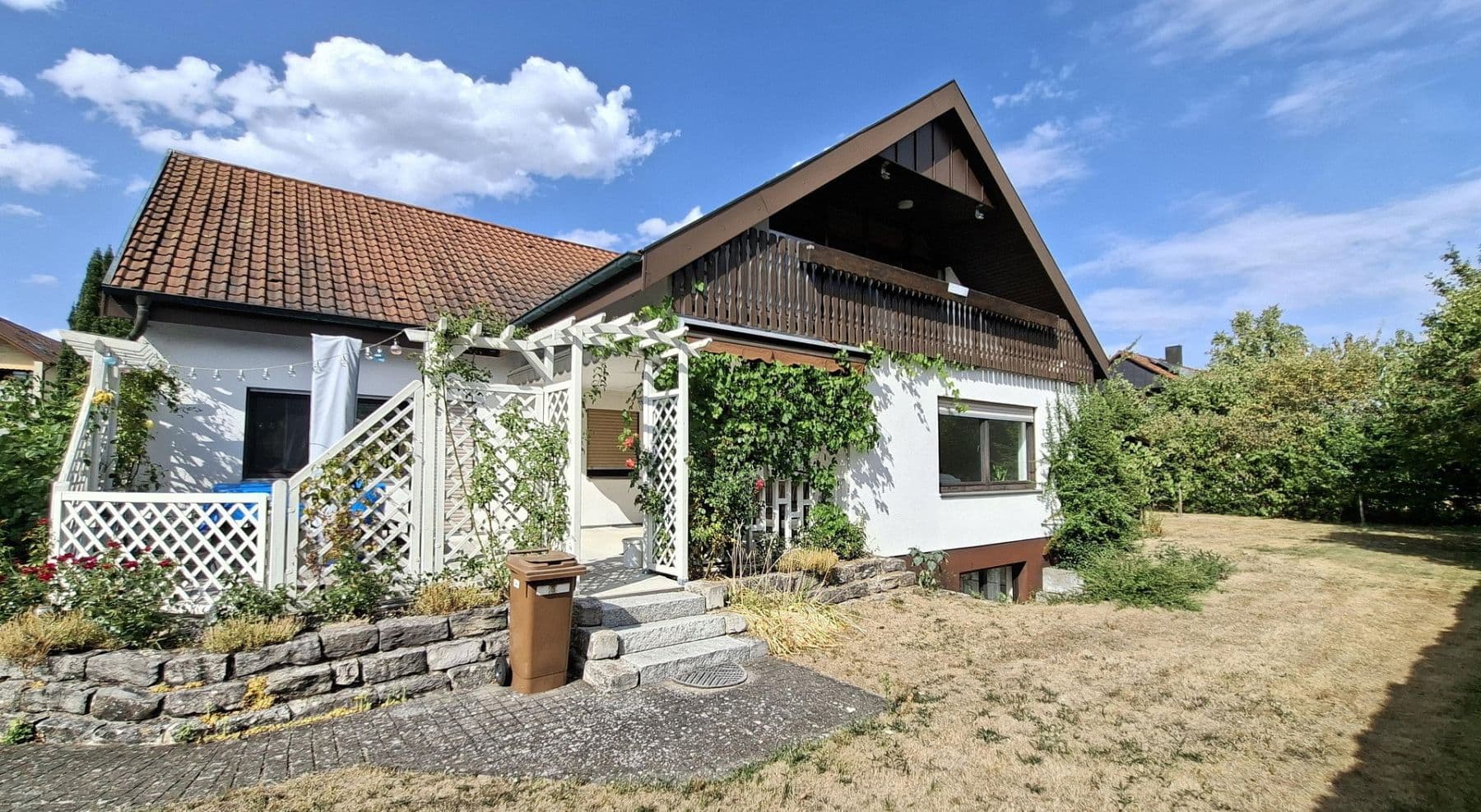 Prodej domu 244 m², pozemek 1.038 m², Dinkelsbühl, Bavorsko Prodej domu 244 m², pozemek 1.038 m², Dinkelsbühl, Bavorsko
