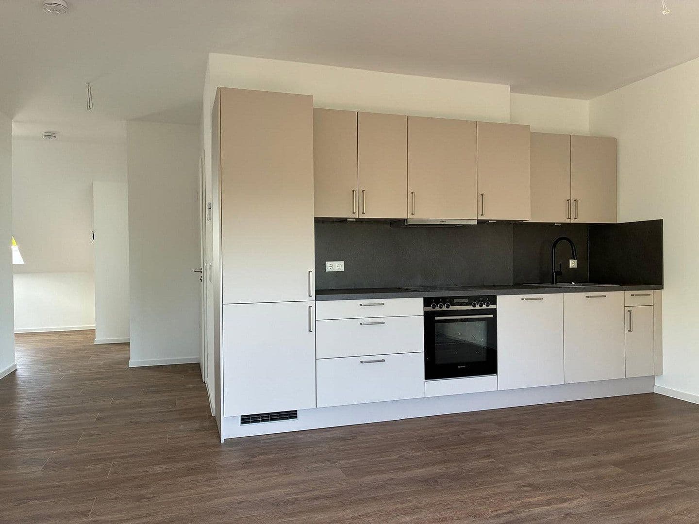 Pronájem bytu 2+1 70 m², Nauen, Braniborsko Pronájem bytu 2+1 70 m², Nauen, Braniborsko