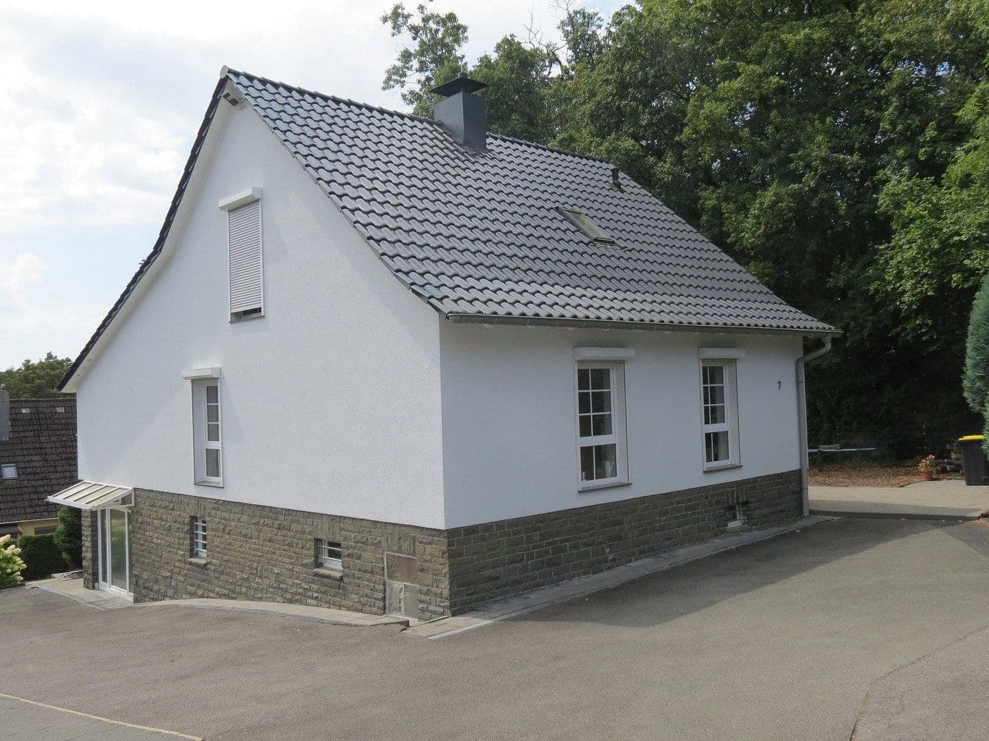 Prodej domu 145 m², pozemek 1.004 m², Remscheid, Severní Porýní-Vestfálsko Prodej domu 145 m², pozemek 1.004 m², Remscheid, Severní Porýní-Vestfálsko