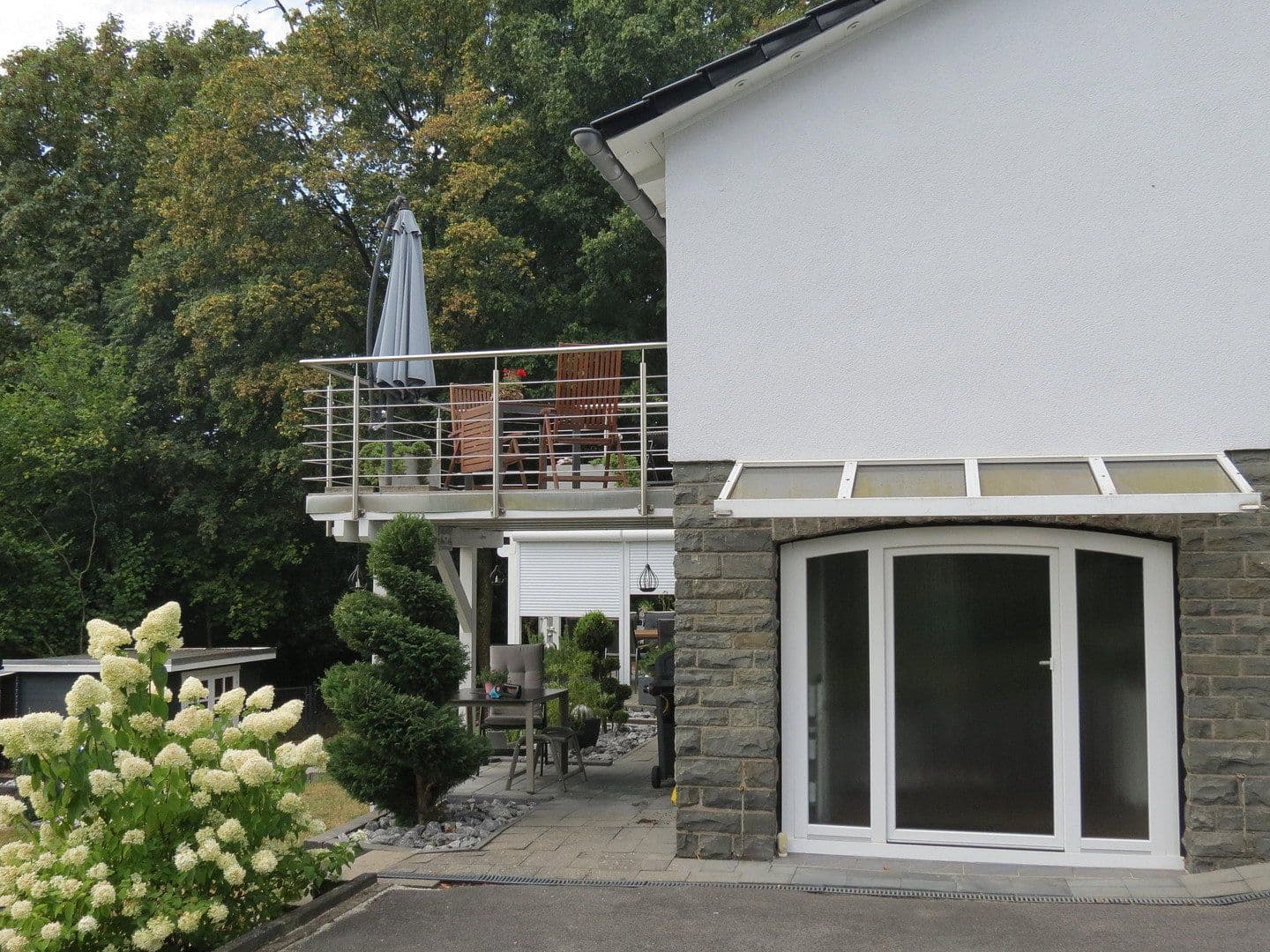 Prodej domu 145 m², pozemek 1.004 m², Remscheid, Severní Porýní-Vestfálsko Prodej domu 145 m², pozemek 1.004 m², Remscheid, Severní Porýní-Vestfálsko
