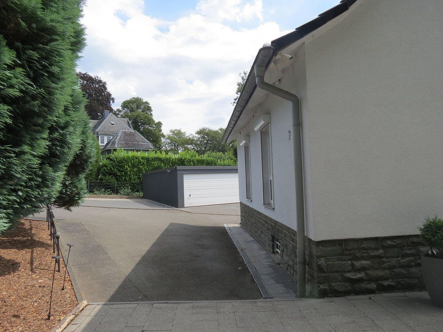 Prodej domu 145 m², pozemek 1.004 m², Remscheid, Severní Porýní-Vestfálsko Prodej domu 145 m², pozemek 1.004 m², Remscheid, Severní Porýní-Vestfálsko